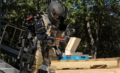 Teknologi Iron Man 2