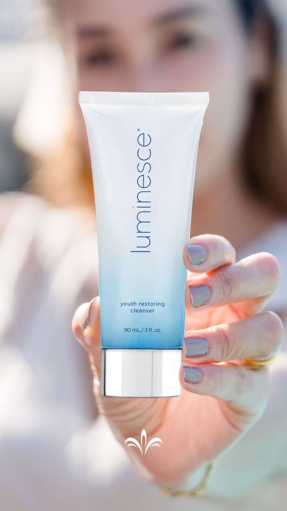 Luminesce YOUTH RESTORING CLEANSER